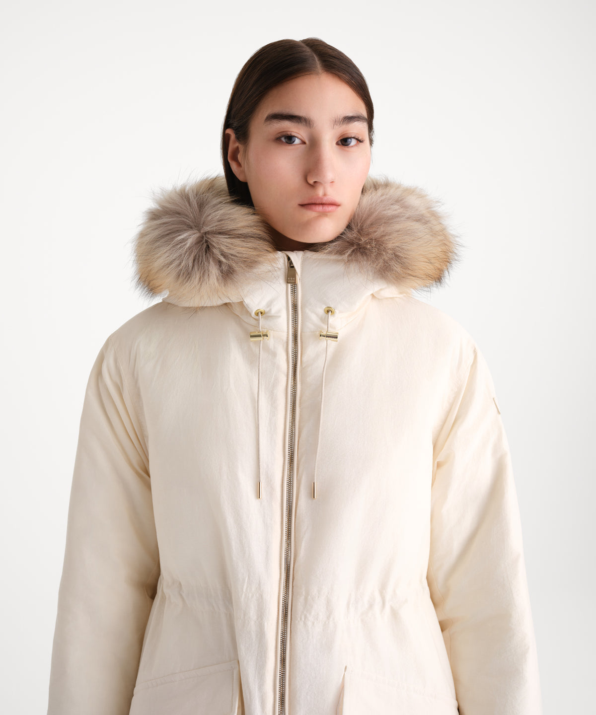 The model is 176 cm tall and is wearing a size 2 in IVORY.