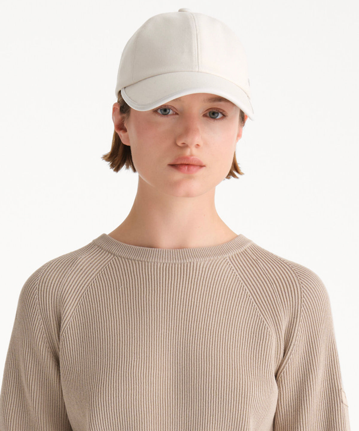 The model is 175 cm tall and is wearing free size in IVORY.