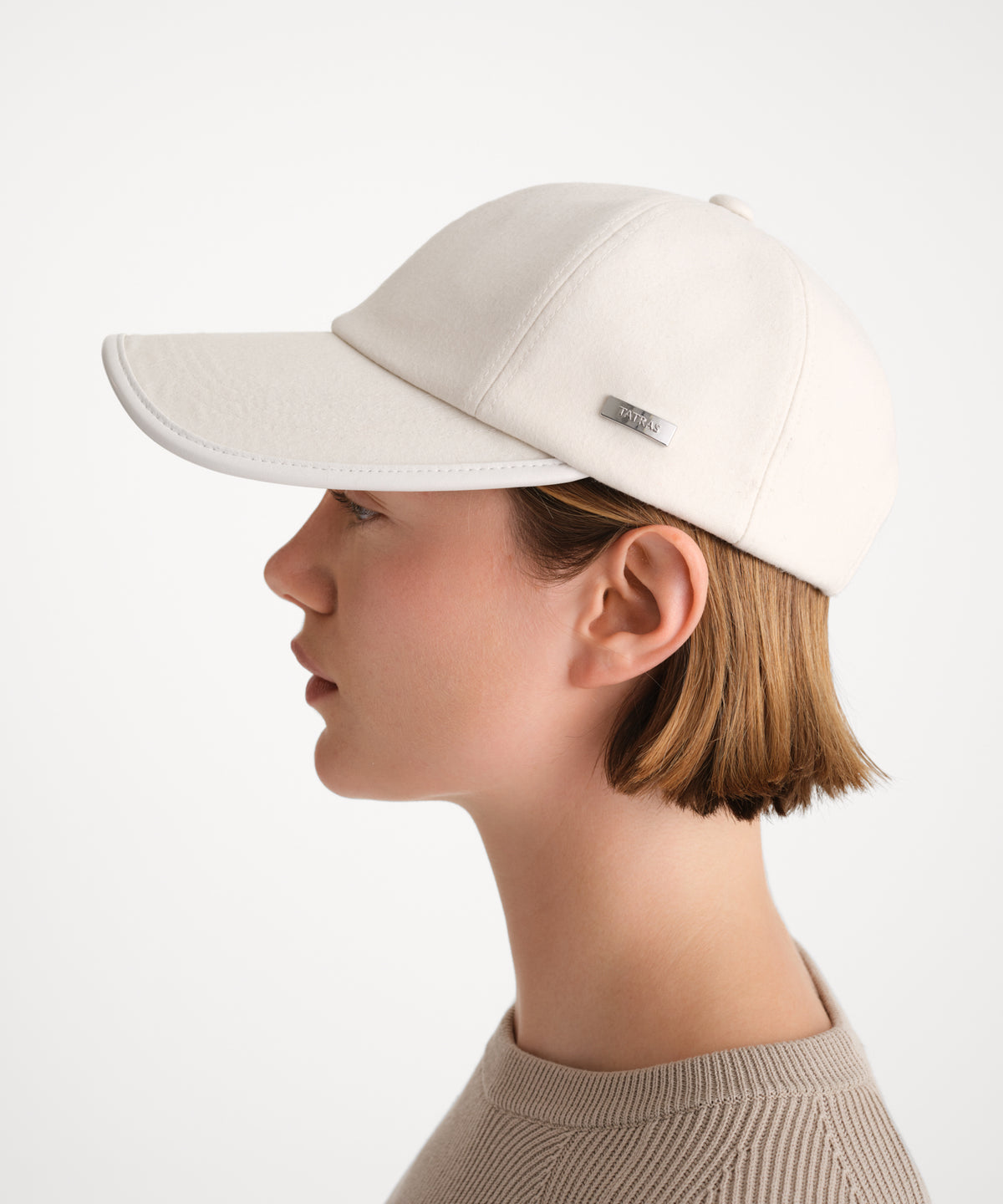 The model is 175 cm tall and is wearing free size in IVORY.