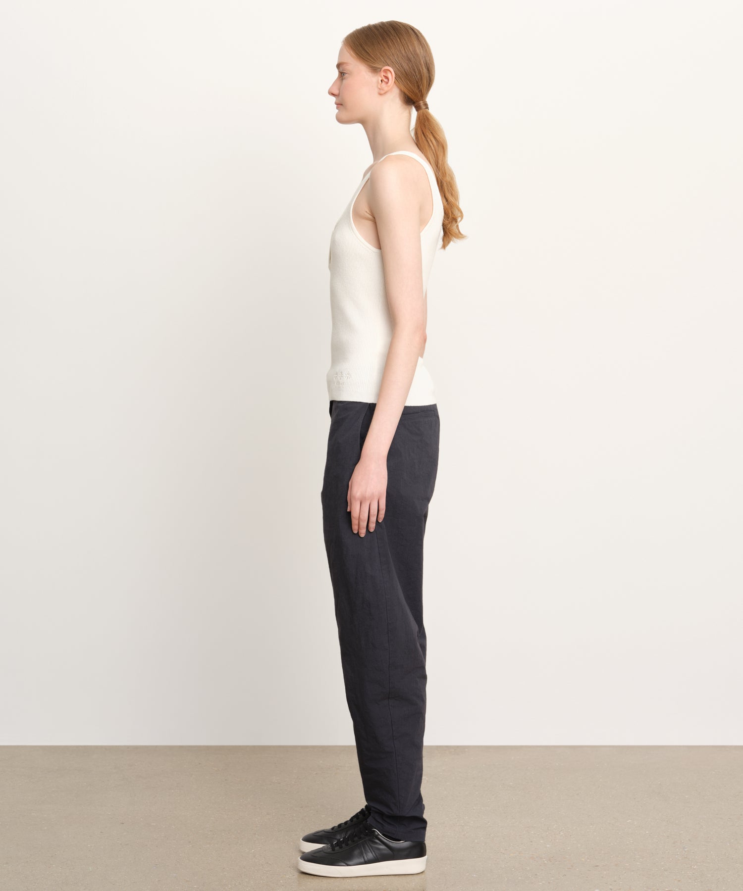 The model is 176 cm tall and is wearing a size 2 in Ivory.