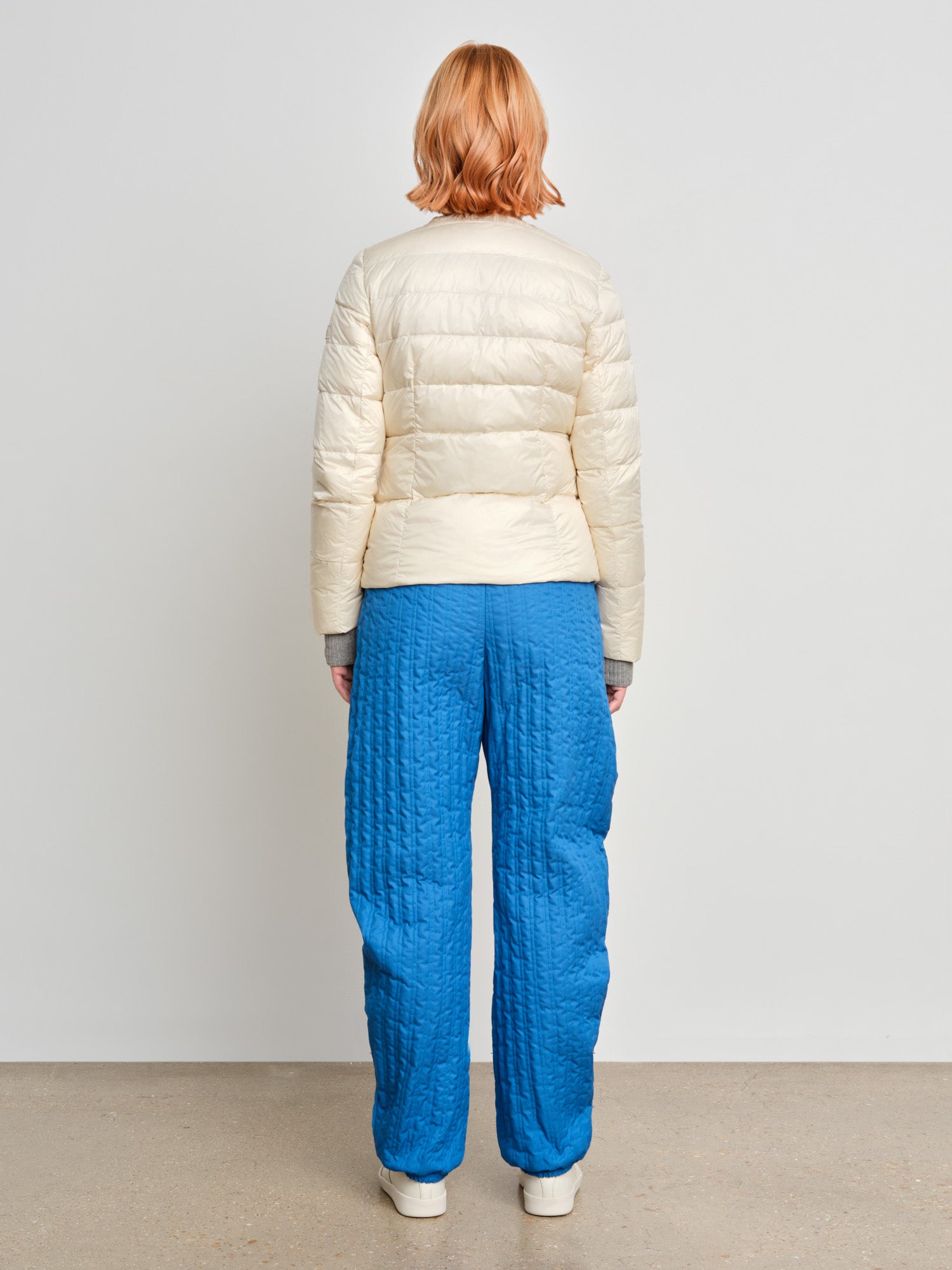 The model is 175 cm tall and is wearing a size 2 in Ivory.