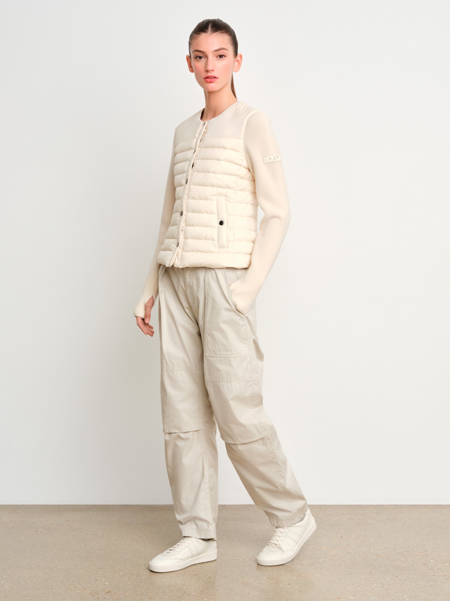 The model is 175 cm tall and is wearing a size 2 in Ivory.