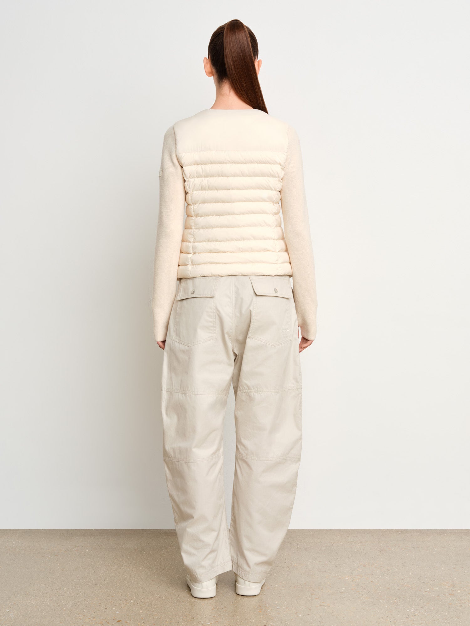 The model is 175 cm tall and is wearing a size 2 in Ivory.