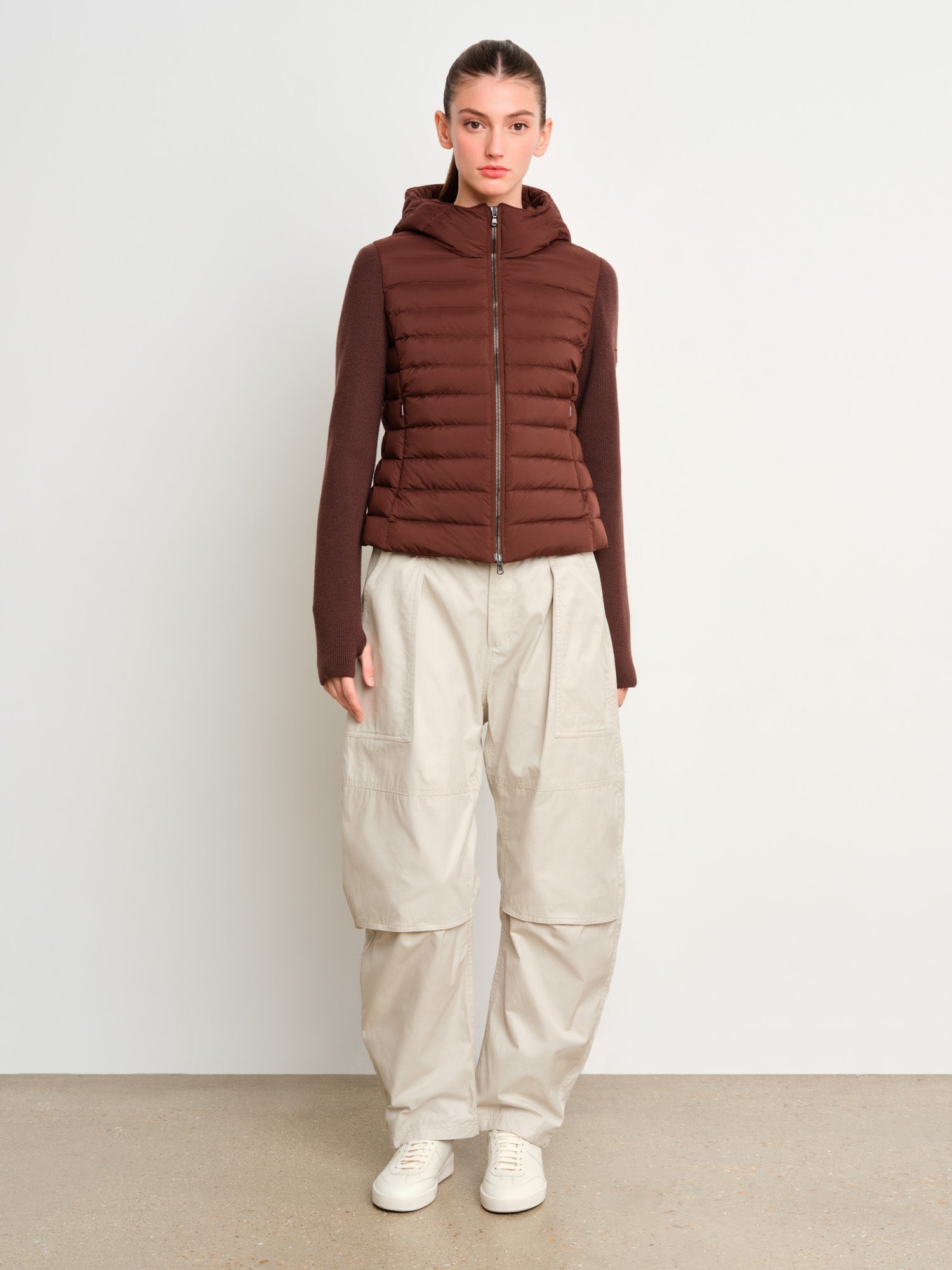 The model is 175 cm tall and is wearing a size 2 in Brown.