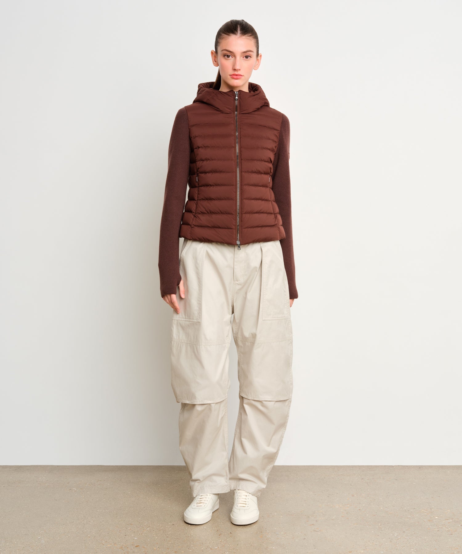 The model is 175 cm tall and is wearing a size 2 in Brown.