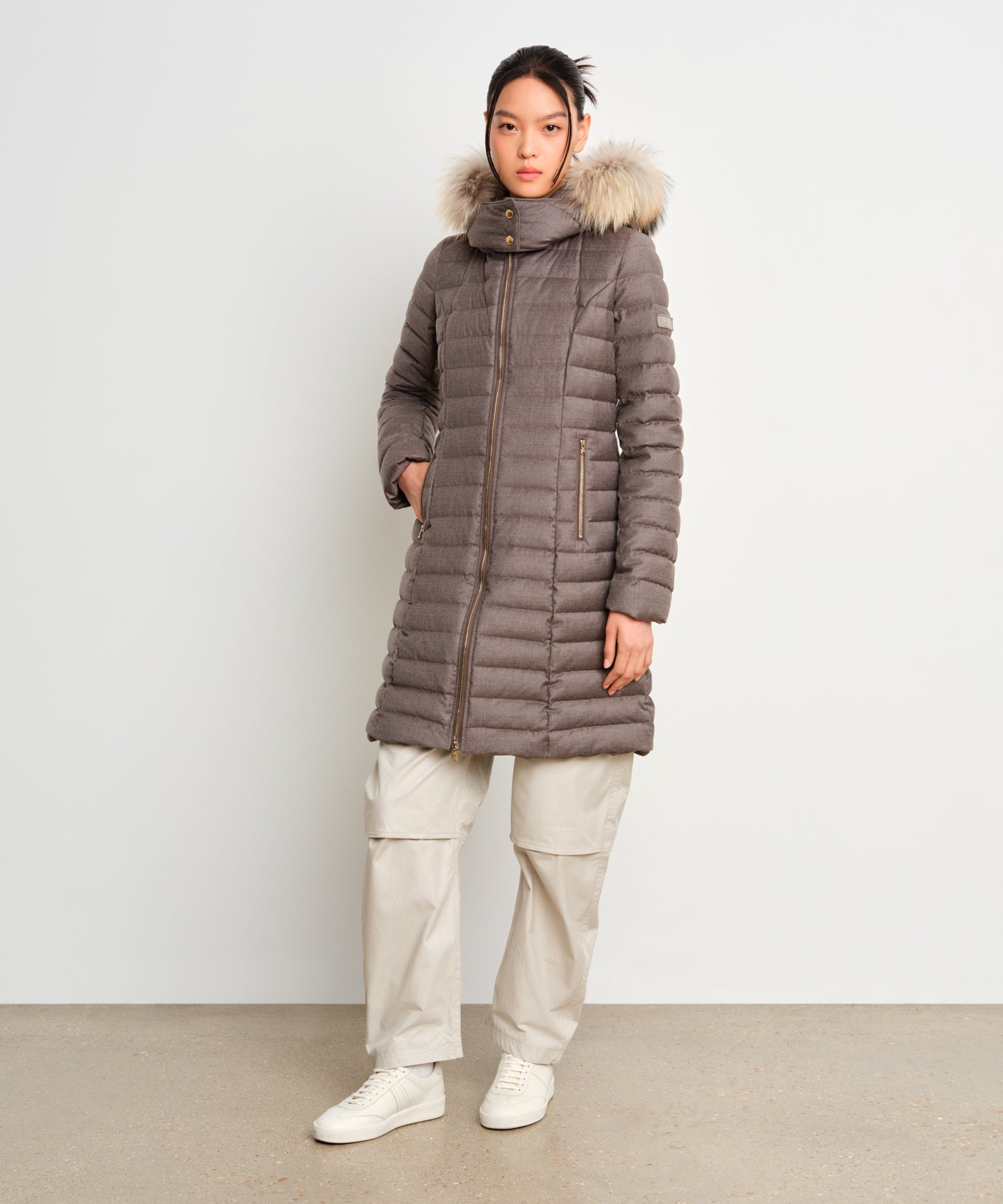 The model is 175 cm tall and is wearing a size 2 in Mocha.