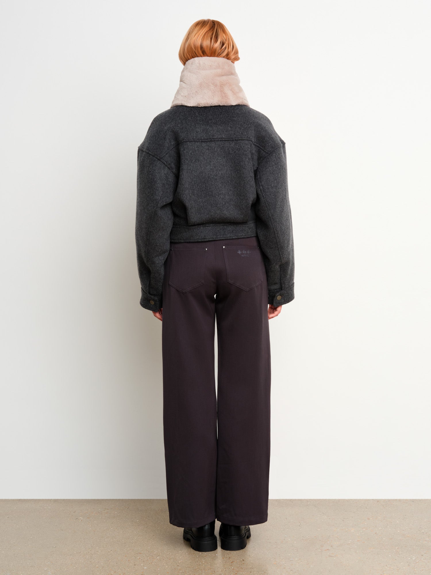 The model is 175 cm tall and is wearing a free size in Light Gray.