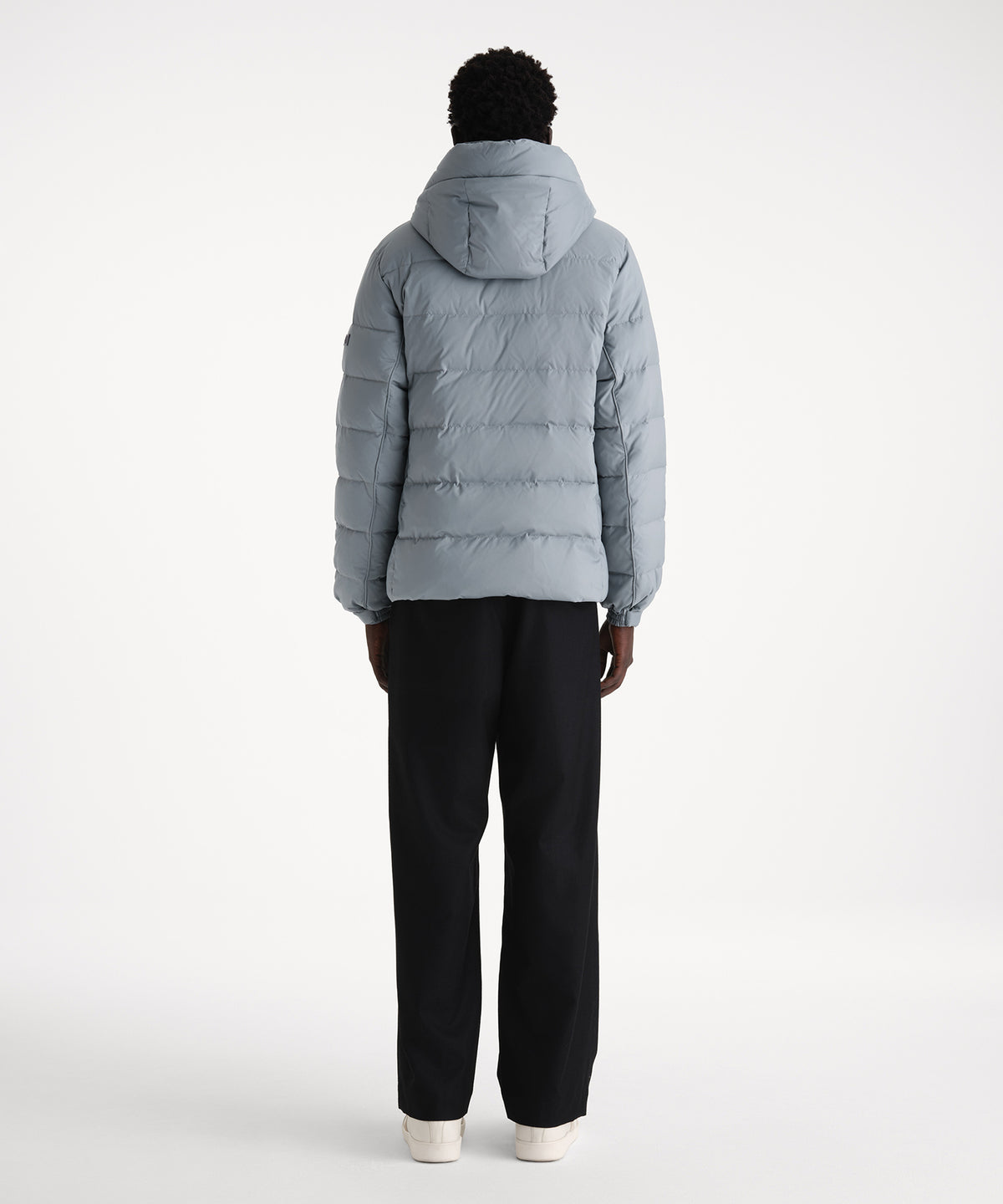 The model is 186 cm tall and is wearing a size 3 in GRAY.