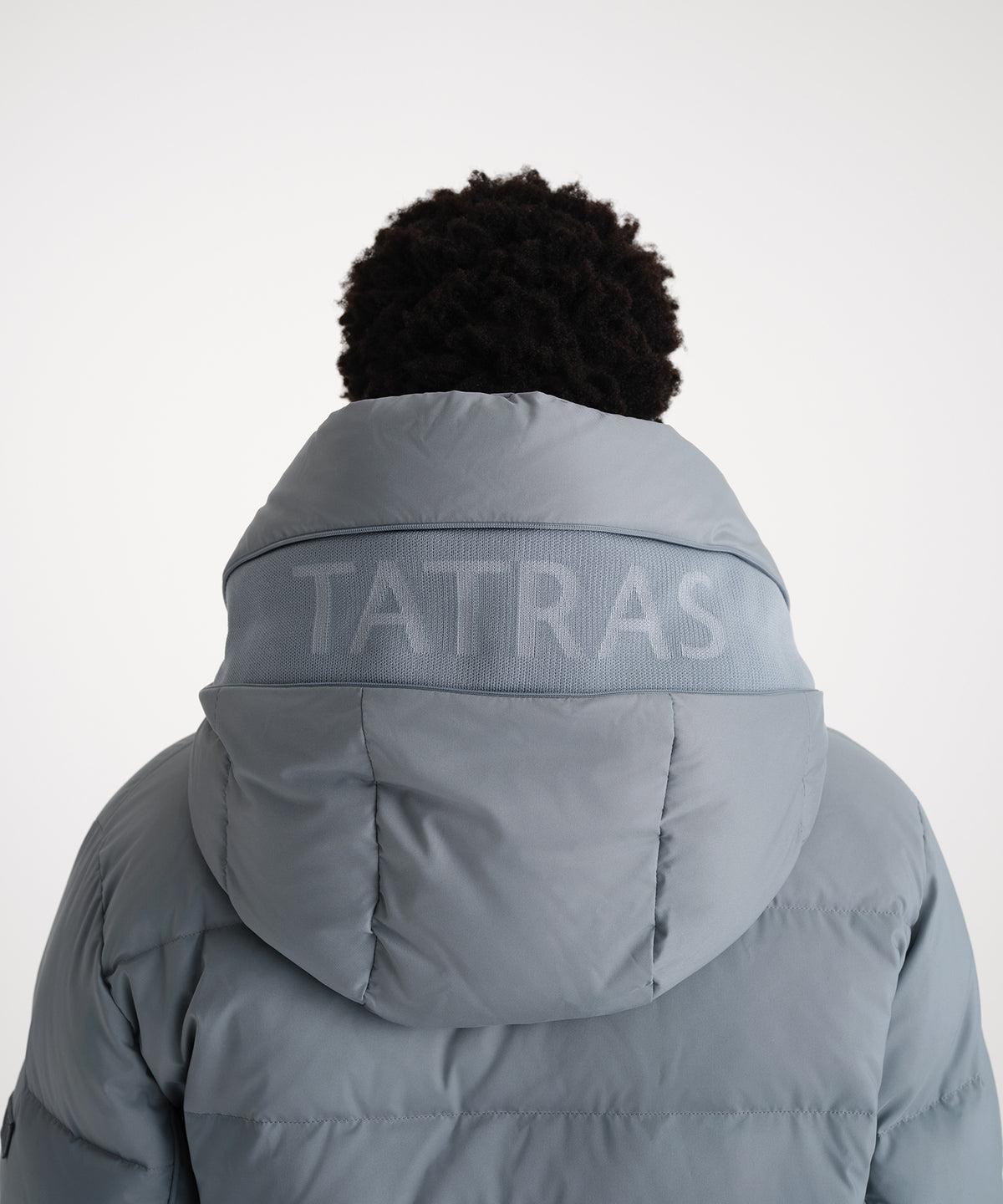 The model is 186 cm tall and is wearing a size 3 in GRAY.