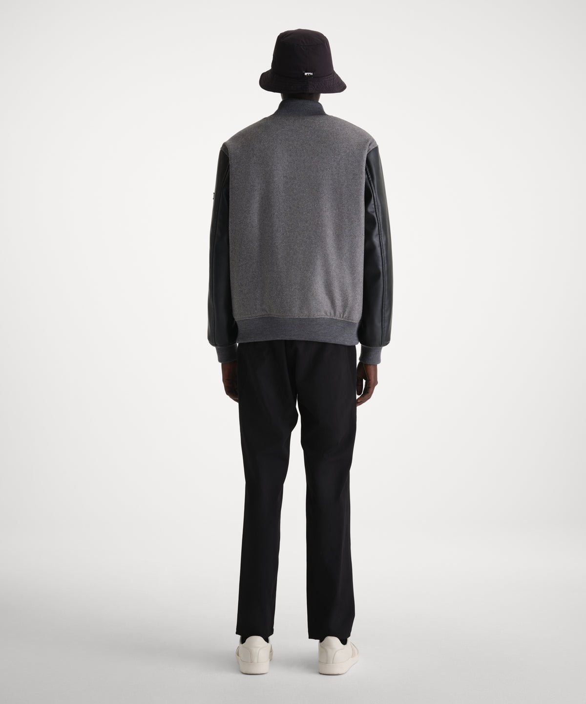 The model is 186 cm tall and is wearing free size in BLACK.