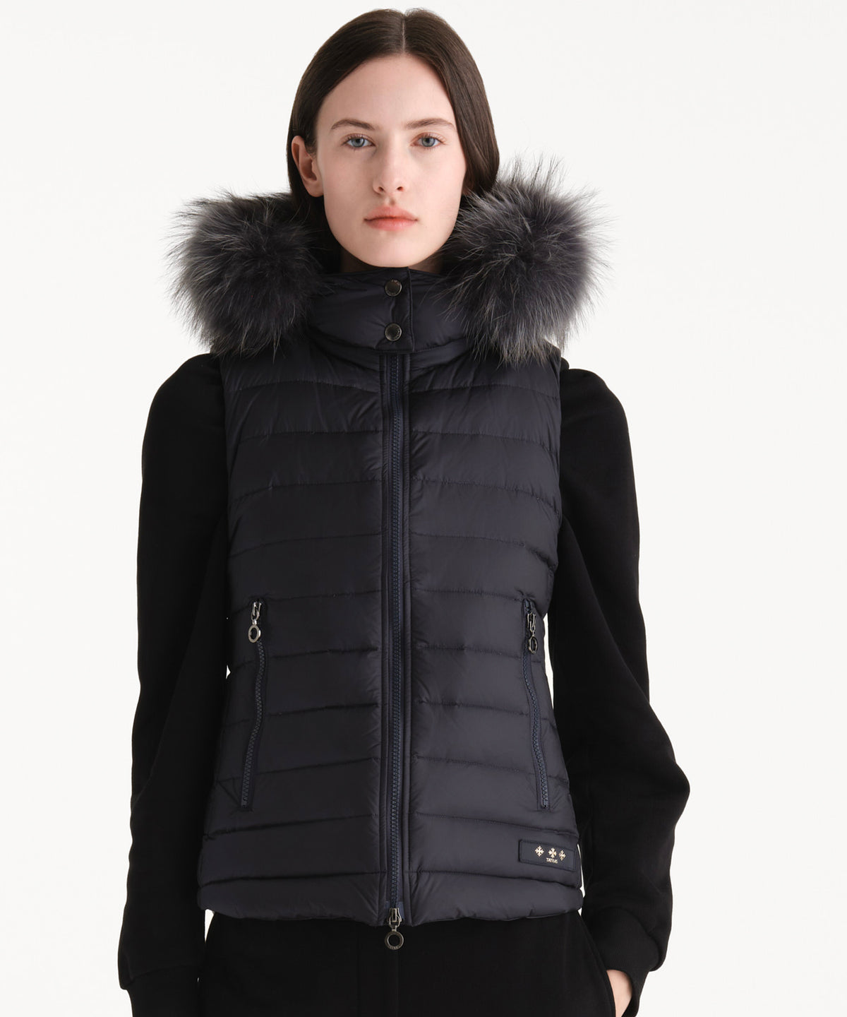 The model is 176 cm tall and is wearing a size 2 in BLACK.