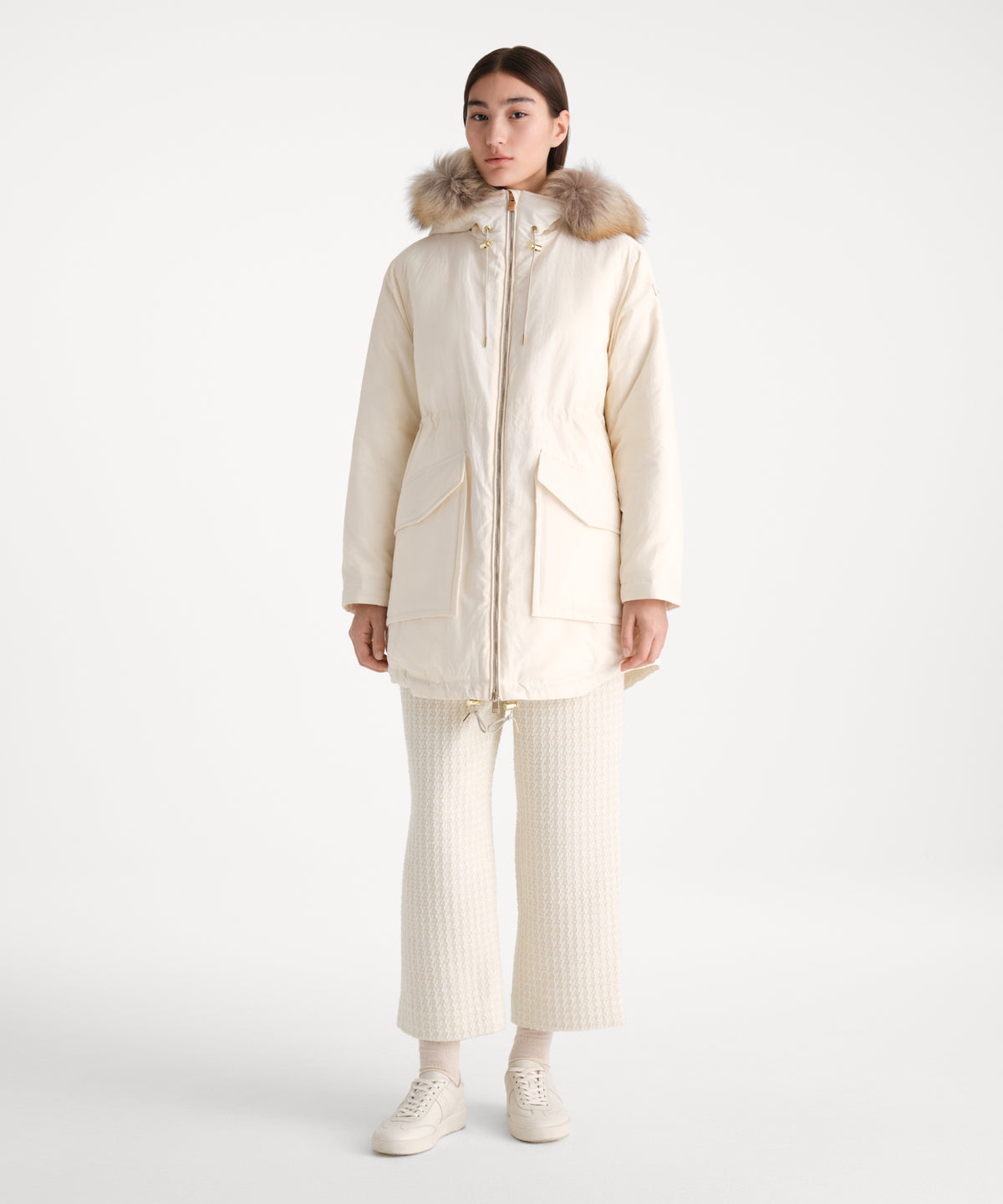 The model is 176 cm tall and is wearing a size 2 in IVORY.