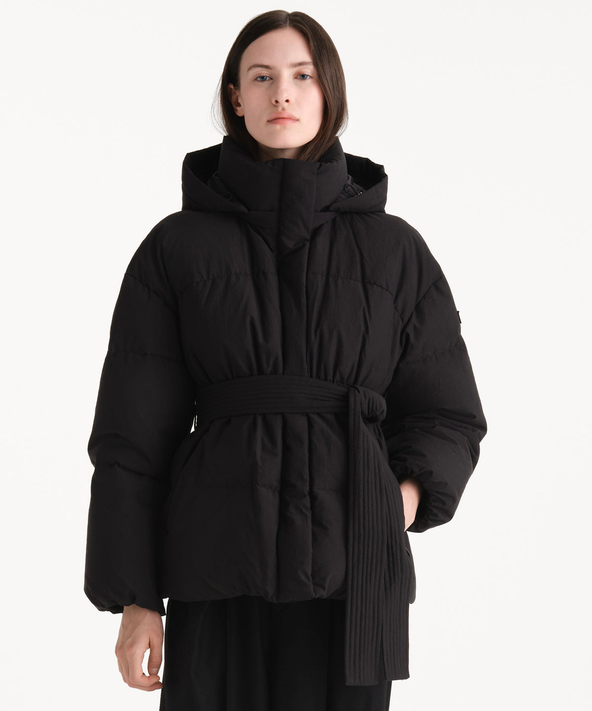 The model is 176 cm tall and is wearing a size 2 in BLACK.