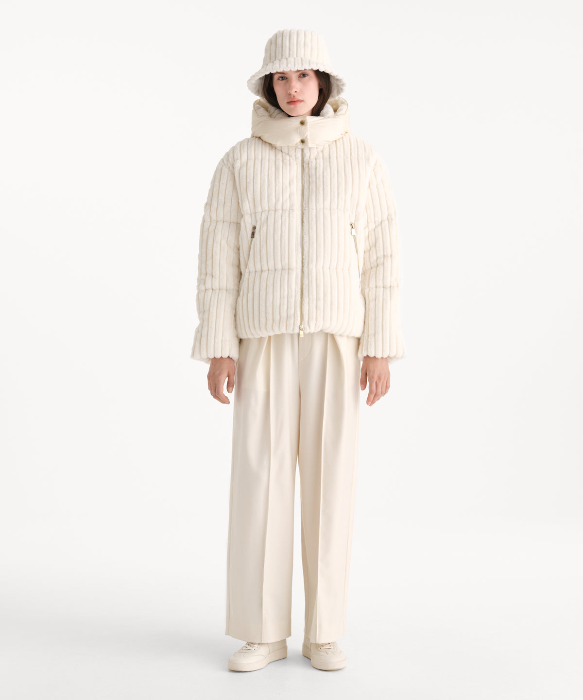The model is 176 cm tall and is wearing a size 2 in IVORY.