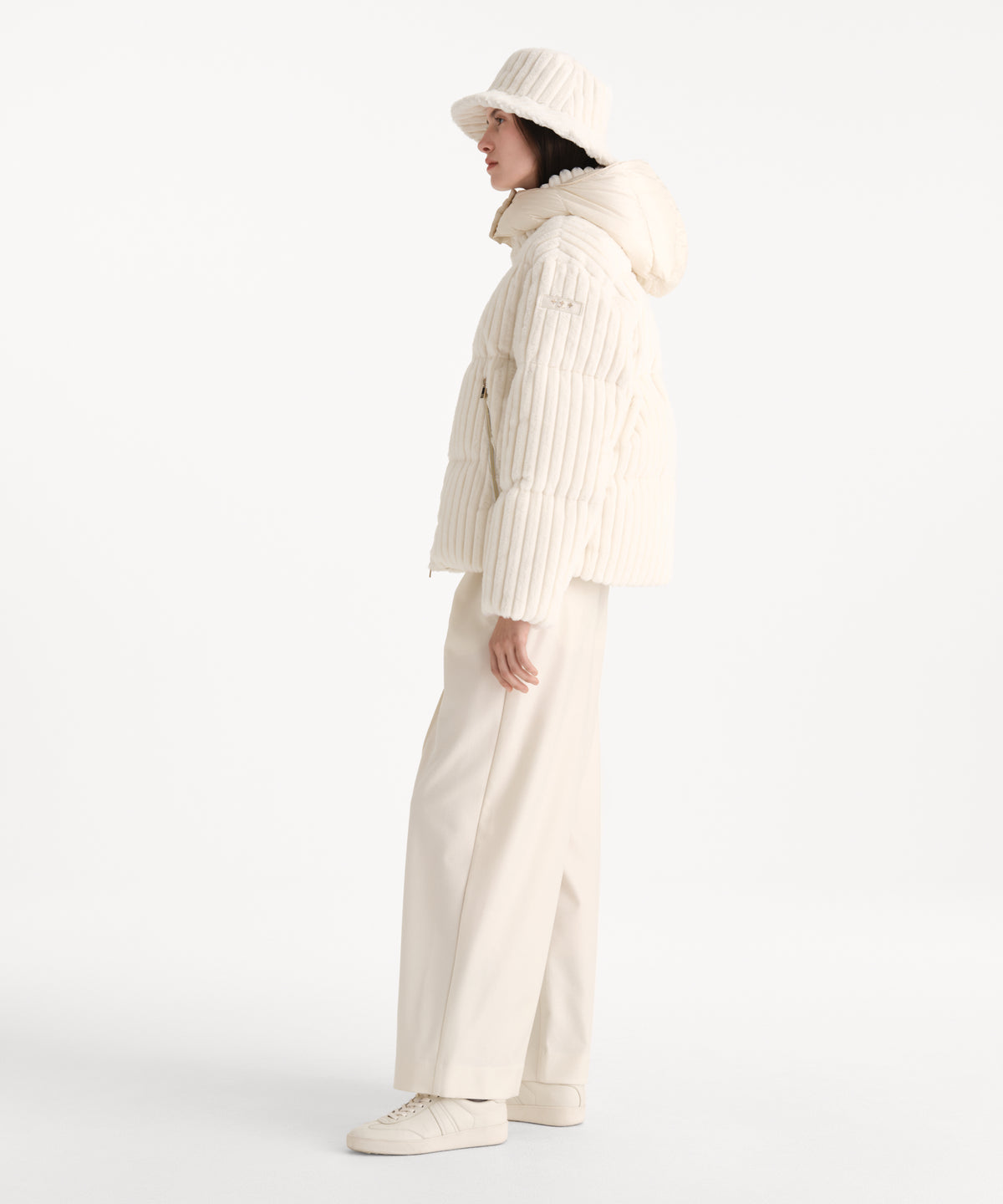 The model is 176 cm tall and is wearing a size 2 in IVORY.