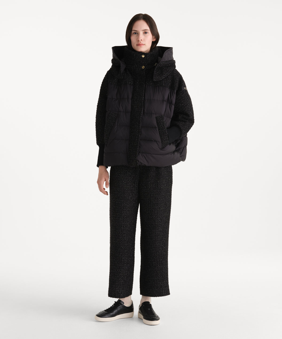 The model is 176 cm tall and is wearing a size 2 in BLACK.