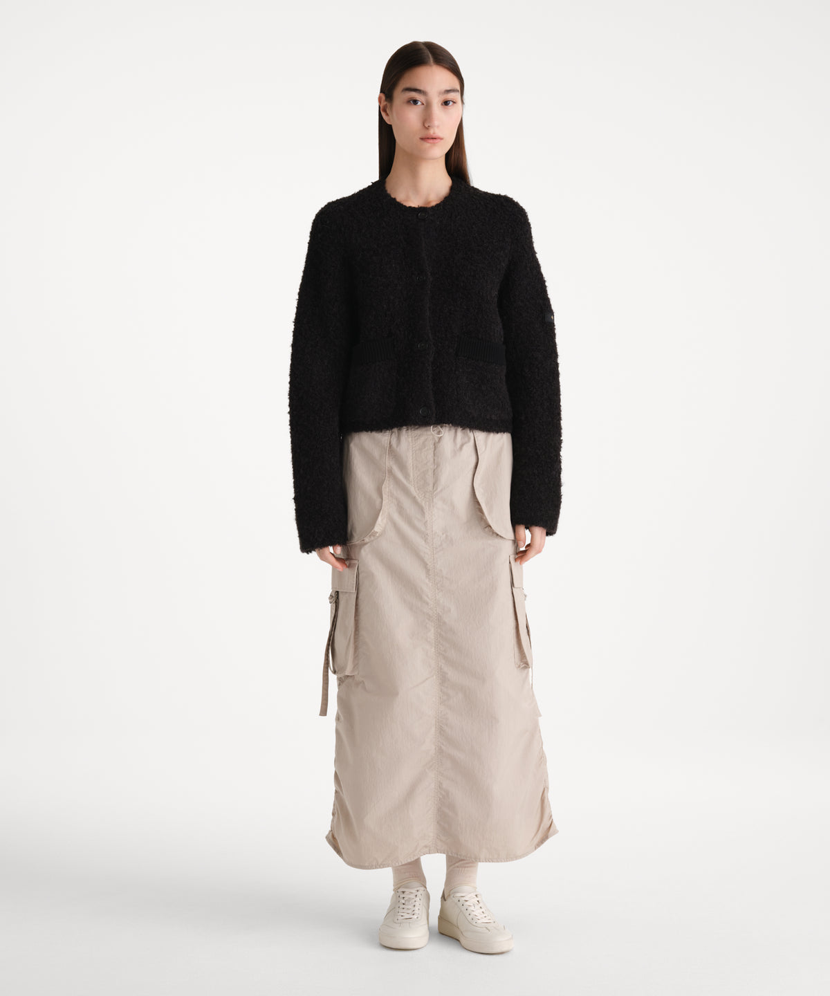 The model is 176 cm tall and is wearing a size 2 in BLACK.