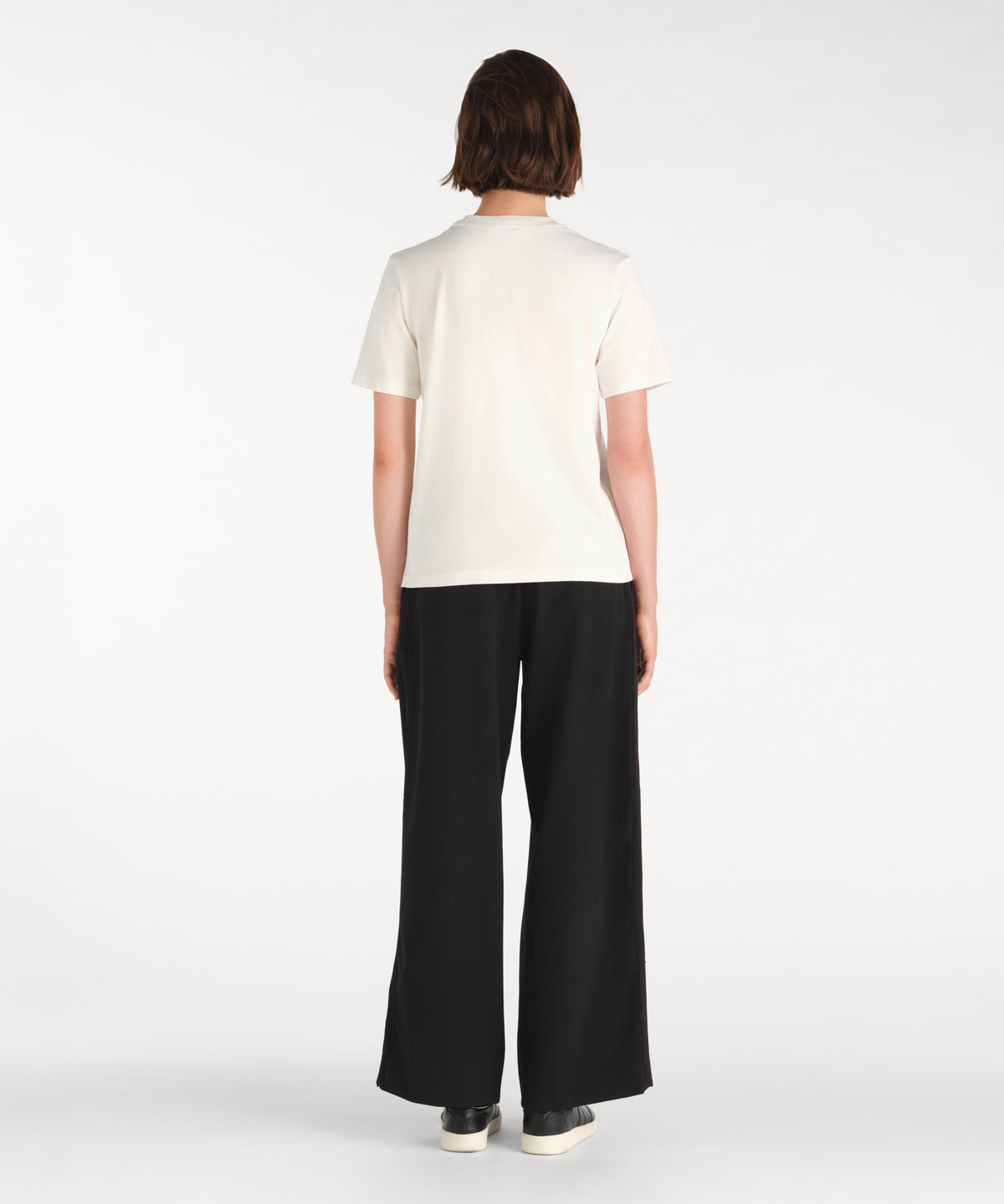 The model is 177 cm tall and is wearing a size 2 in IVORY.