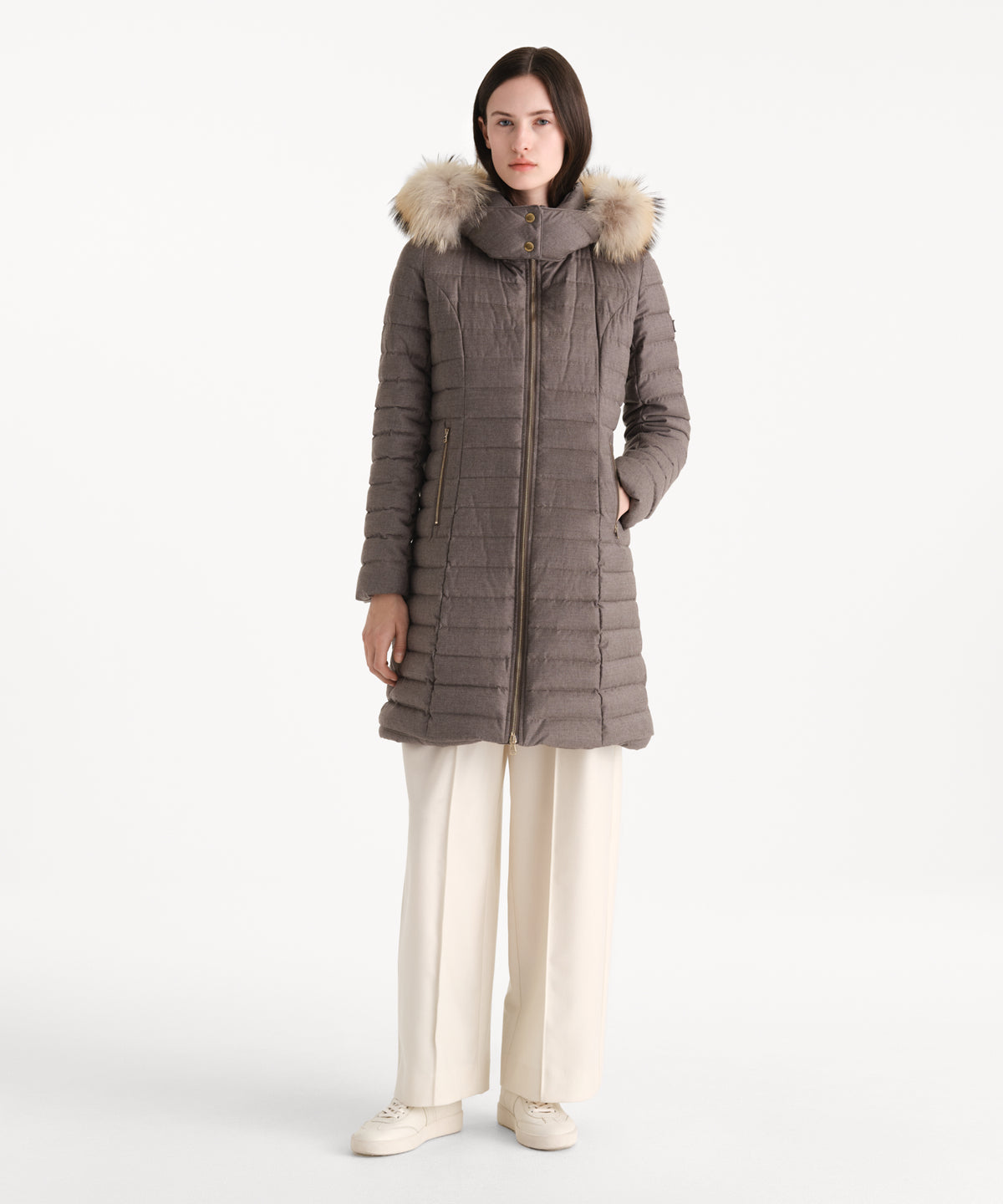 The model is 176 cm tall and is wearing a size 2 in MOCHA.