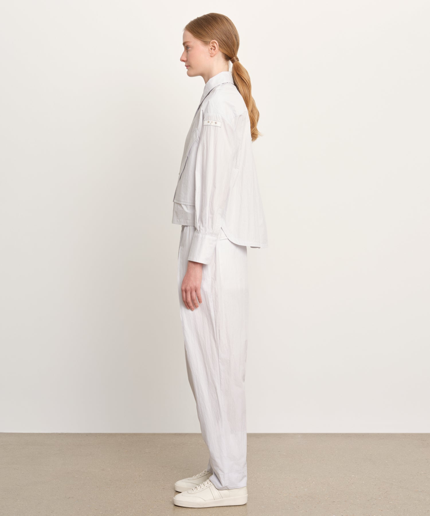 The model is 176 cm tall and is wearing a size 2 in LIGHT GRAY.