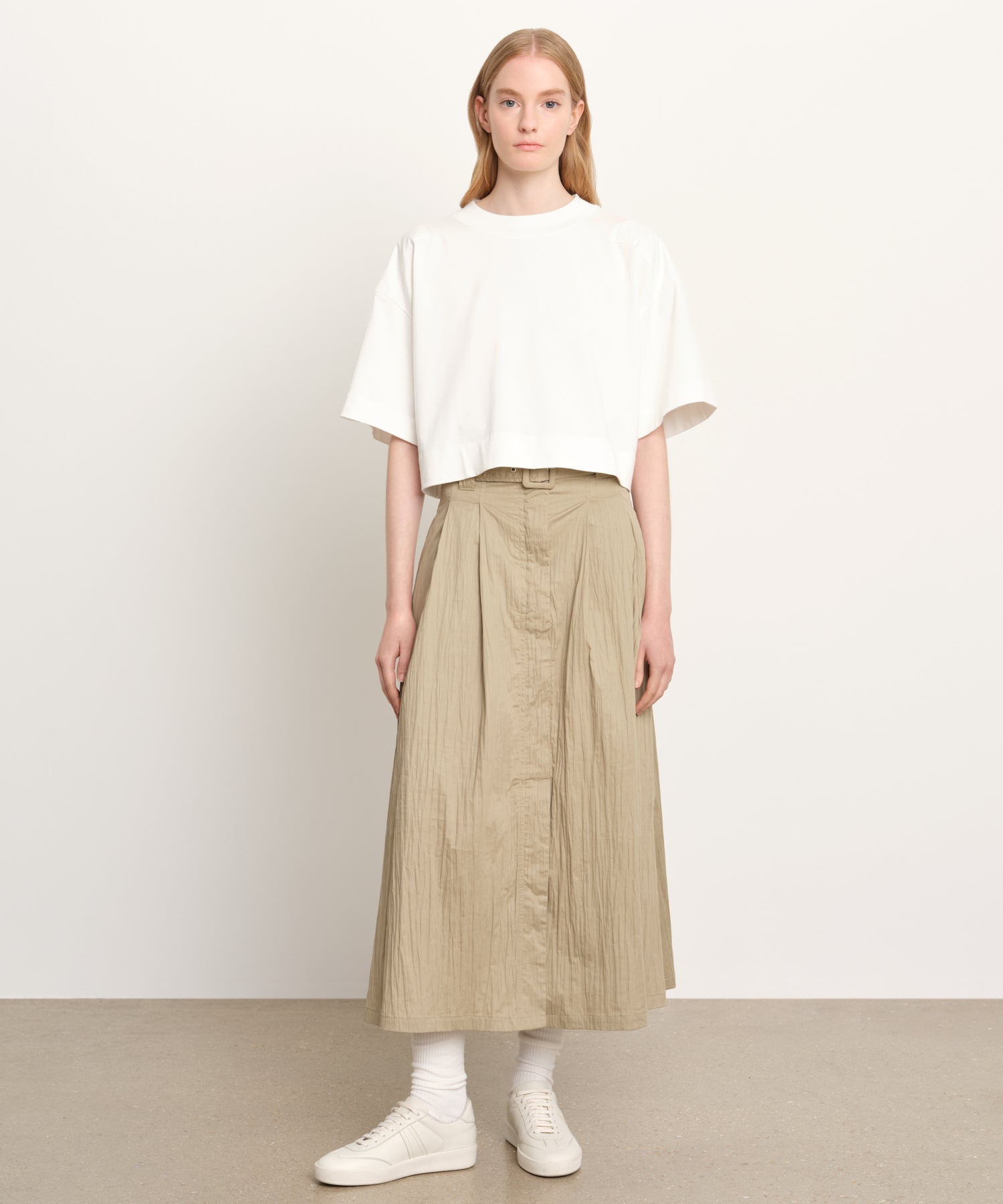 The model is 176 cm tall and is wearing a size 2 in IVORY.
