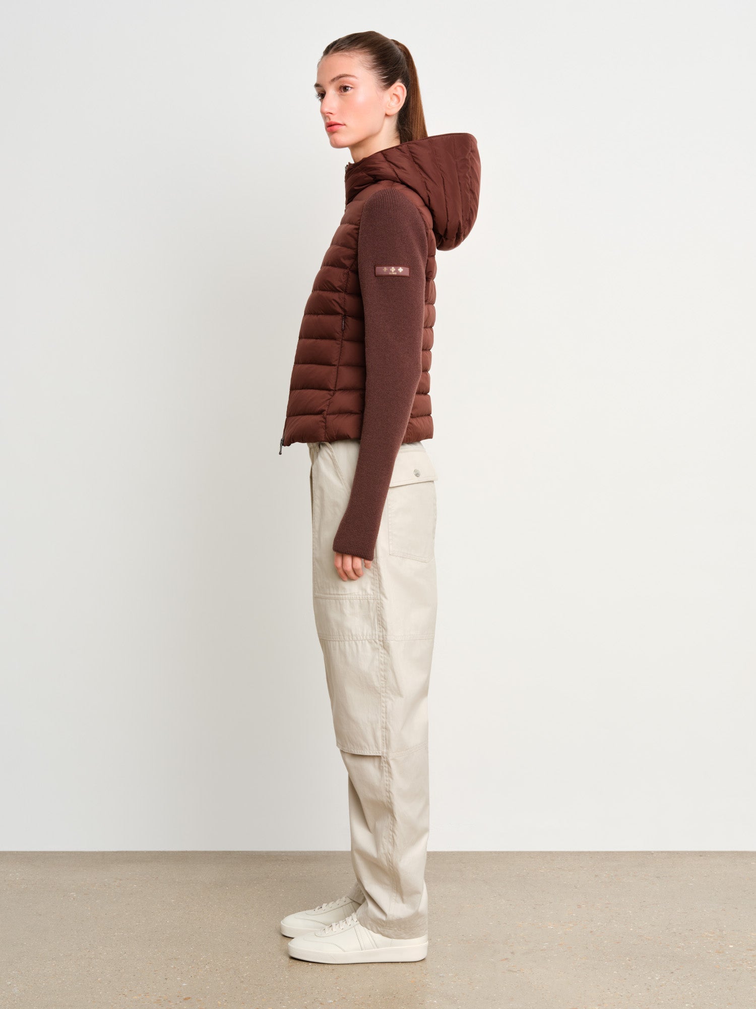 The model is 175 cm tall and is wearing a size 2 in Brown.