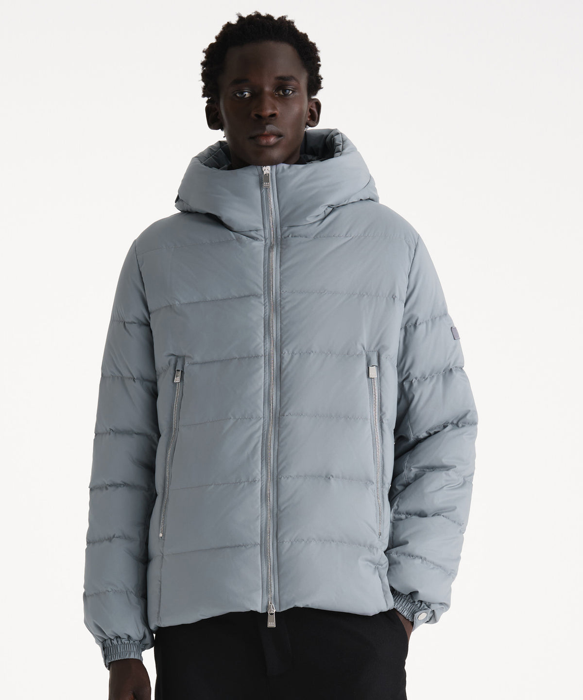 The model is 186 cm tall and is wearing a size 3 in GRAY.