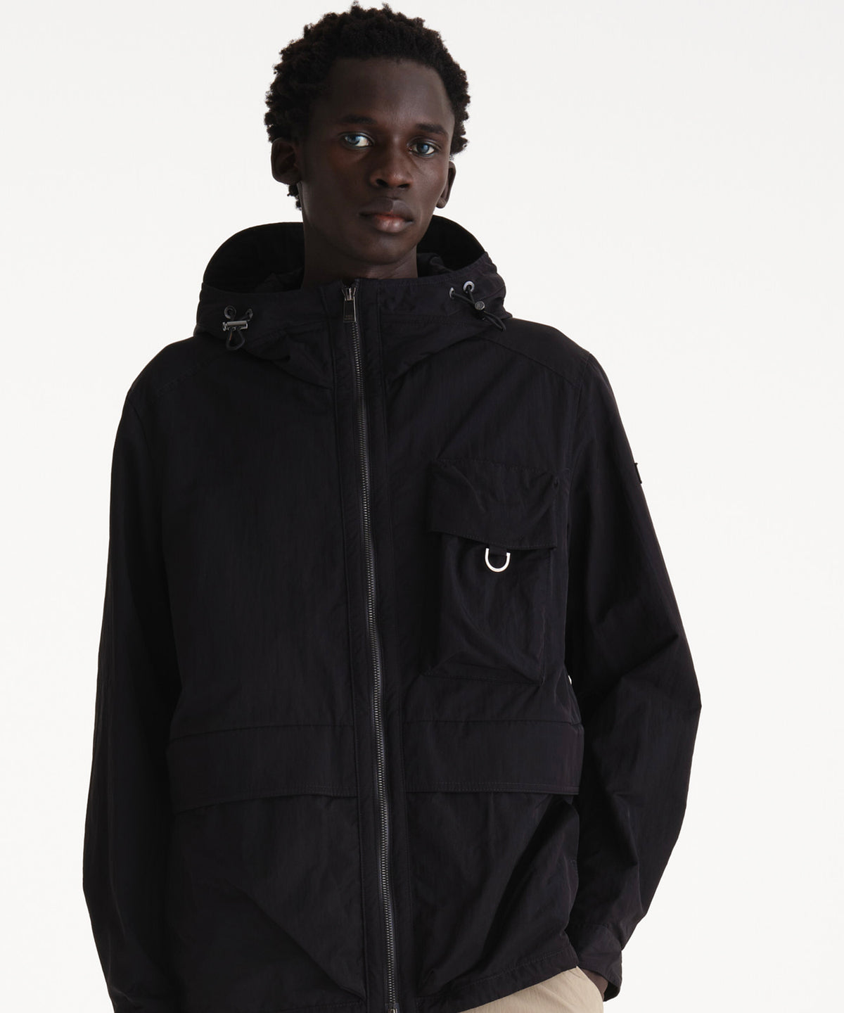 The model is 186 cm tall and is wearing a size 3 in BLACK.