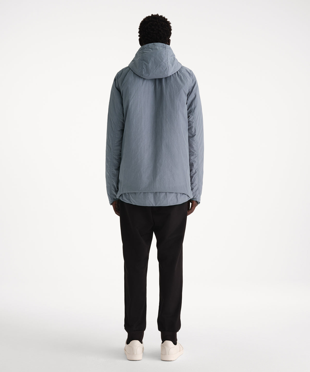 The model is 186 cm tall and is wearing a size 3 in GRAY.