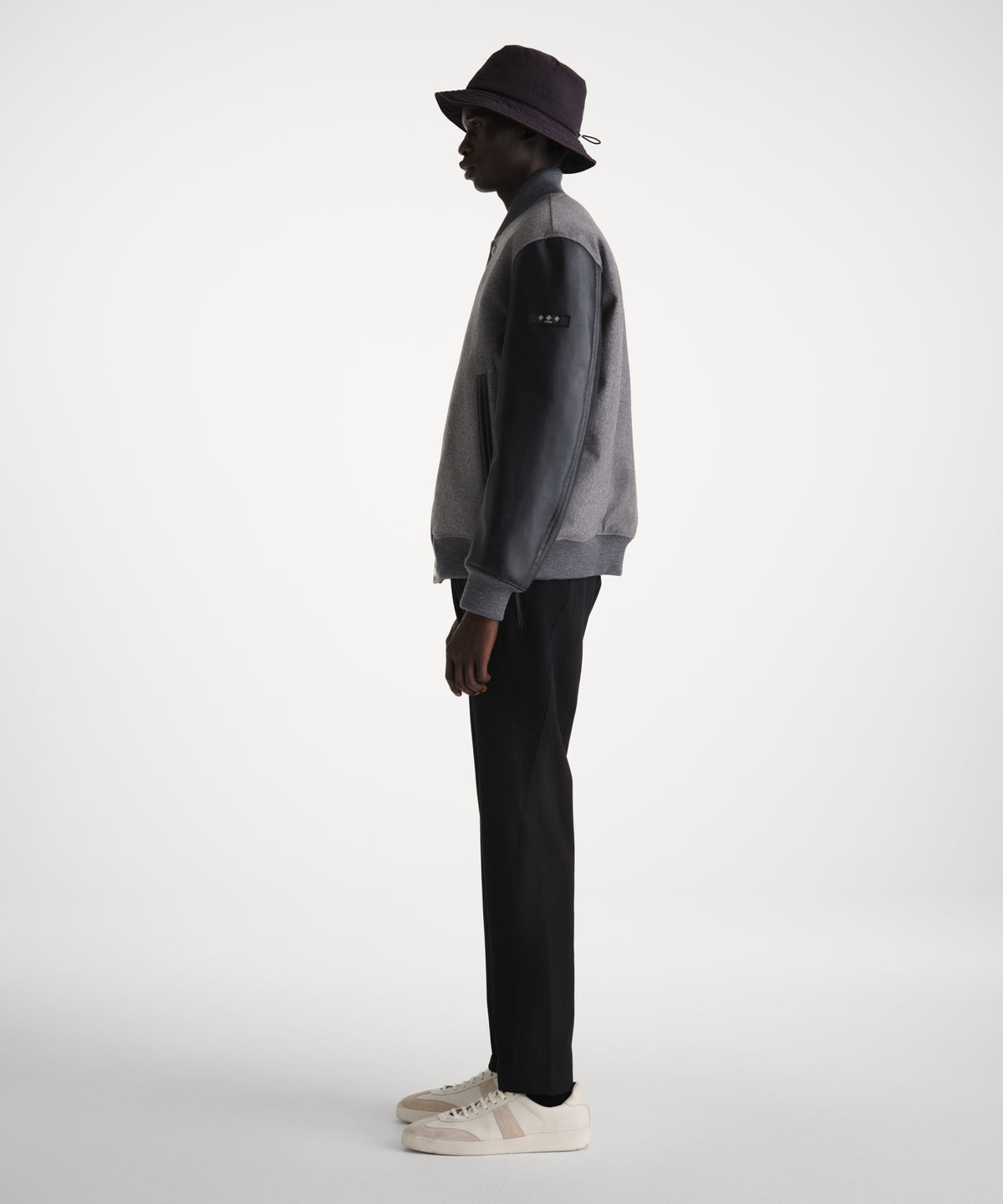 The model is 186 cm tall and is wearing free size in BLACK.