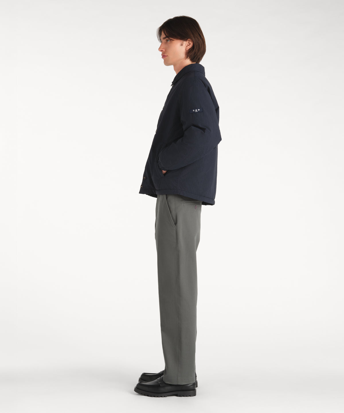 The model is 188 cm tall and is wearing a size 3 in NAVY.