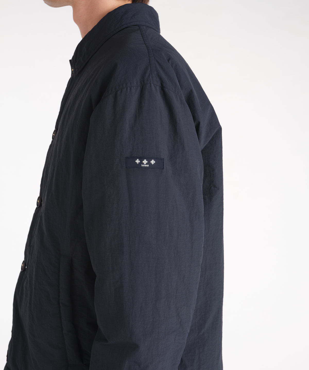The model is 188 cm tall and is wearing a size 3 in NAVY.
