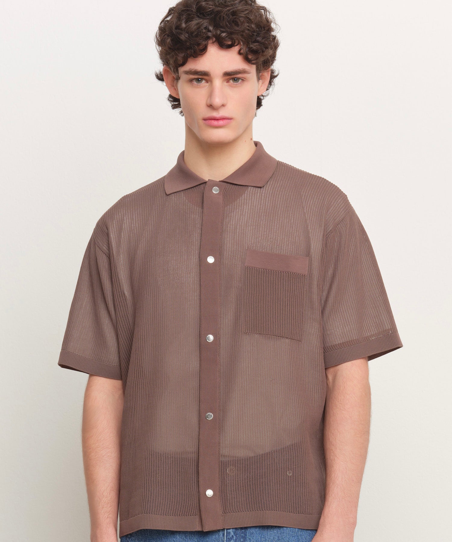 The model is 185 cm tall and is wearing a size 3 in MOCHA.