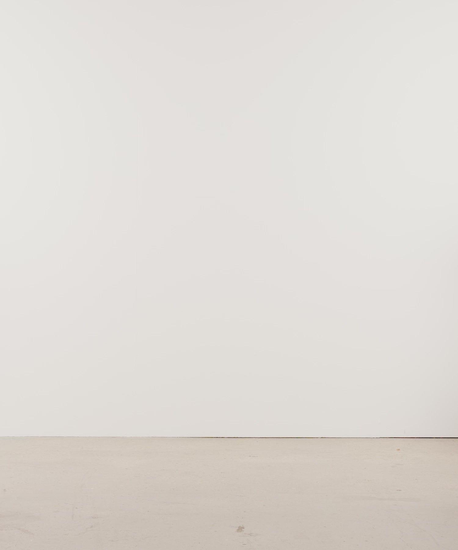 The model is 176 cm tall and is wearing a size 2 in Ivory and Beige.