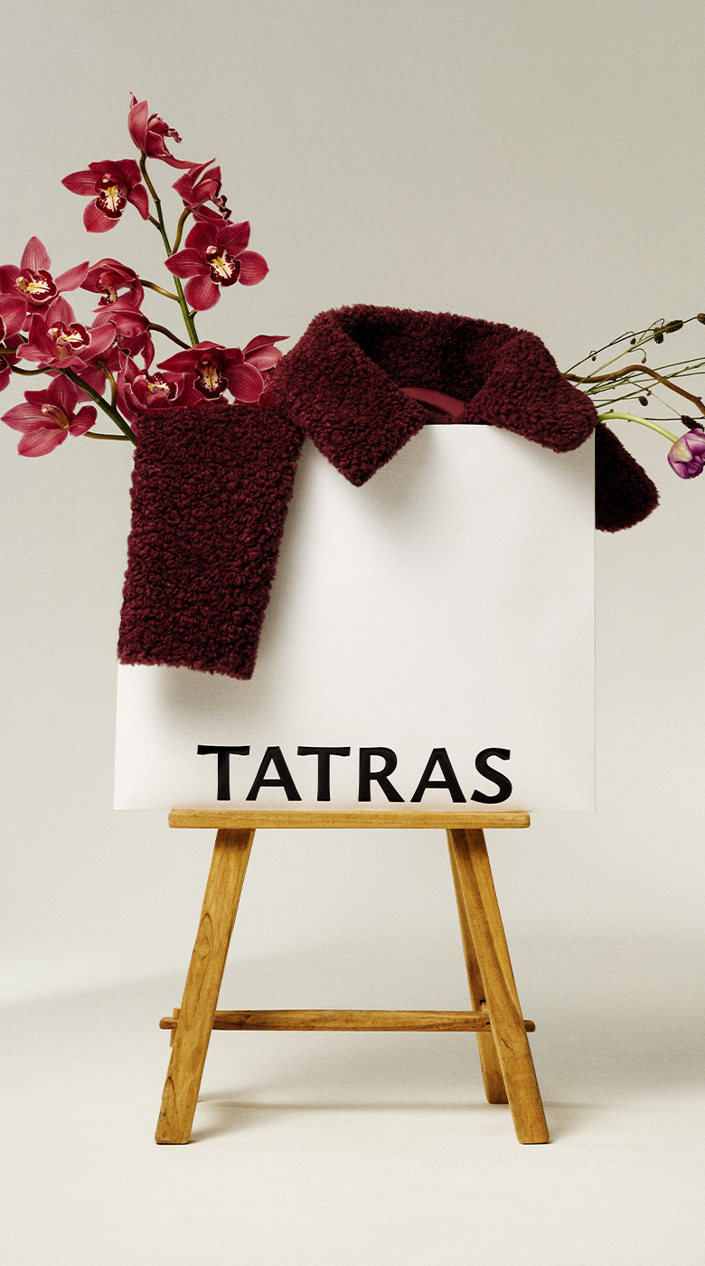 <p style="color: white; line-height: 1.2; margin: 0;">
TATRAS AW24 <span style="font-size: 0.8em;"></span><br>COLLECTION</p>